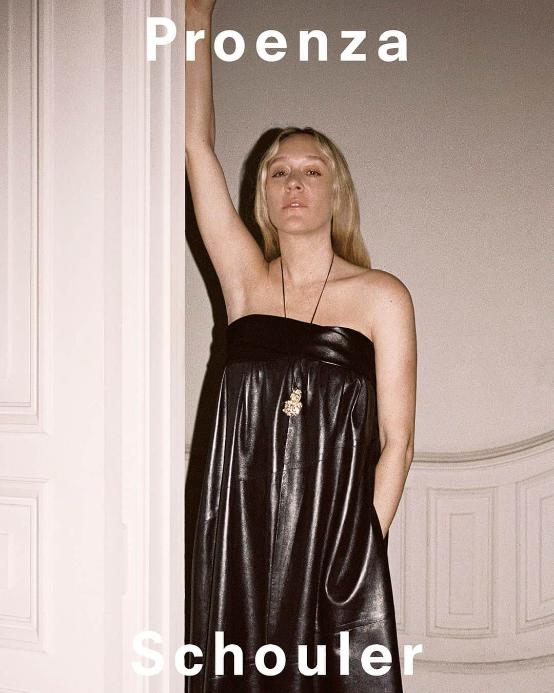 プロエンザスクーラーのインスタグラム：「Proenza Schouler Fall Winter 2023 featuring Chloë Sevigny  Photography by Davit Giorgadze  #proenzaschouler」