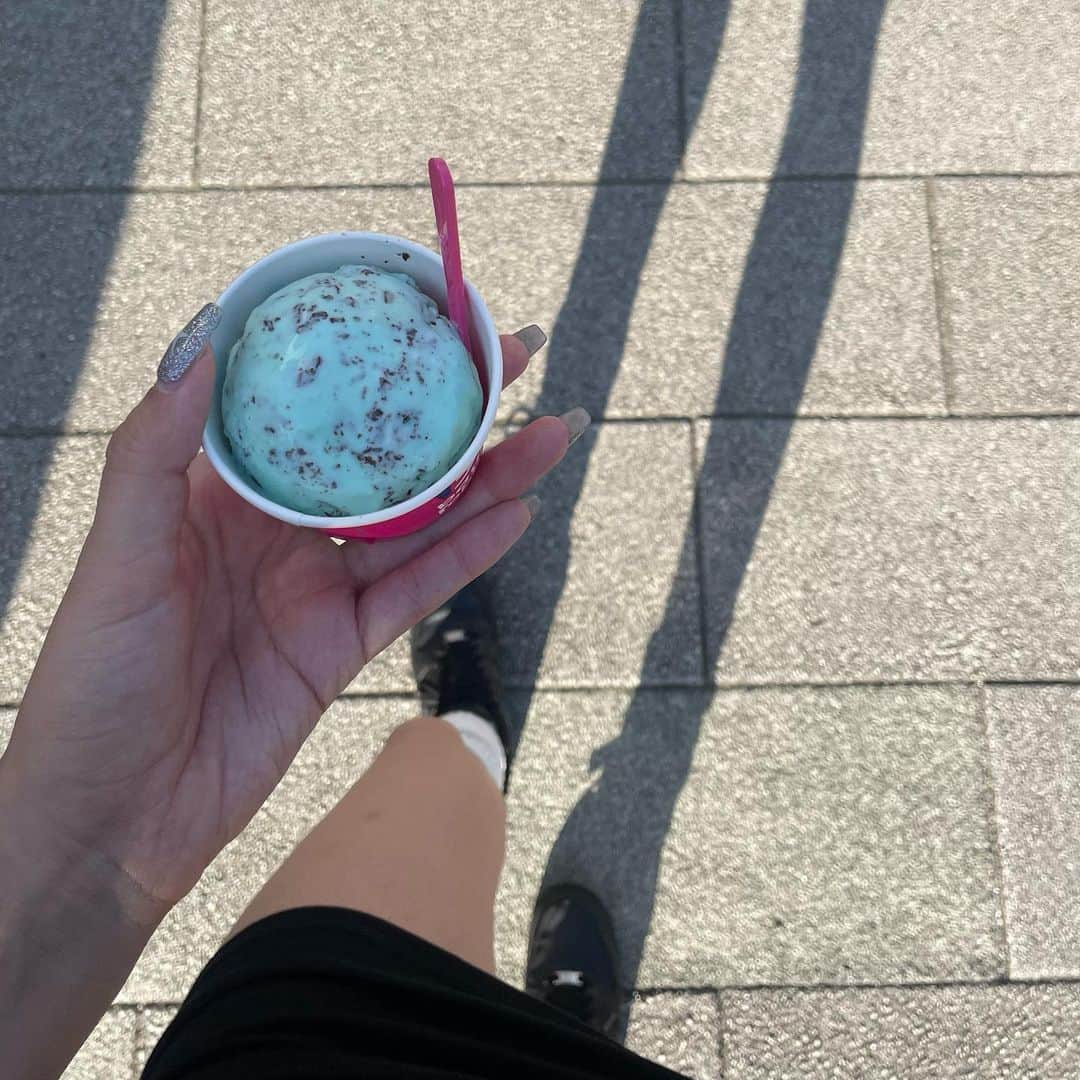 ソフィアのインスタグラム：「🍨💦」