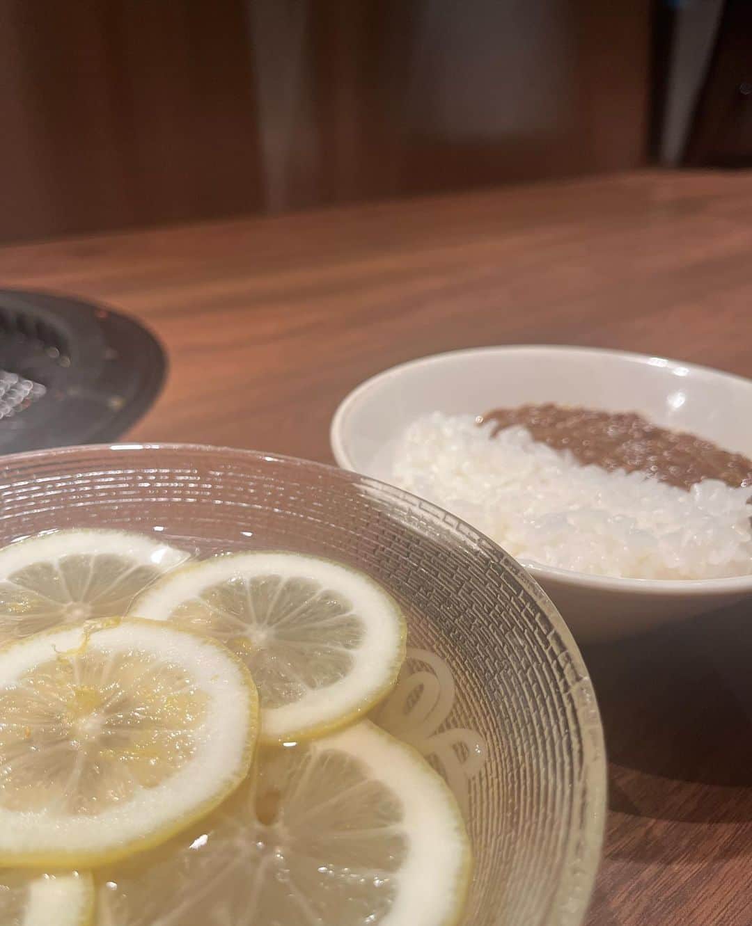 河村美咲さんのインスタグラム写真 - (河村美咲Instagram)「大阪から高校時代のお友達が来てくれたから東京連れ回した😉✊ 私の大好きなうしごろへ〜✨🏃‍♀️ @ushigoro_yakiniku  焼肉ホルモンうしごろ銀座店は初✨ うしごろのコースの締めは冷麺が好きで締めはいつも小さめサイズで出してくれるからほんとちょうどいい量で締めれる✨  サンシャイン水族館も行ってみたからやっと行けた🩷🐧ペンギンかわいすぎぃ  #焼肉ホルモンうしごろ銀座店」8月17日 20時56分 - misaki_haaan