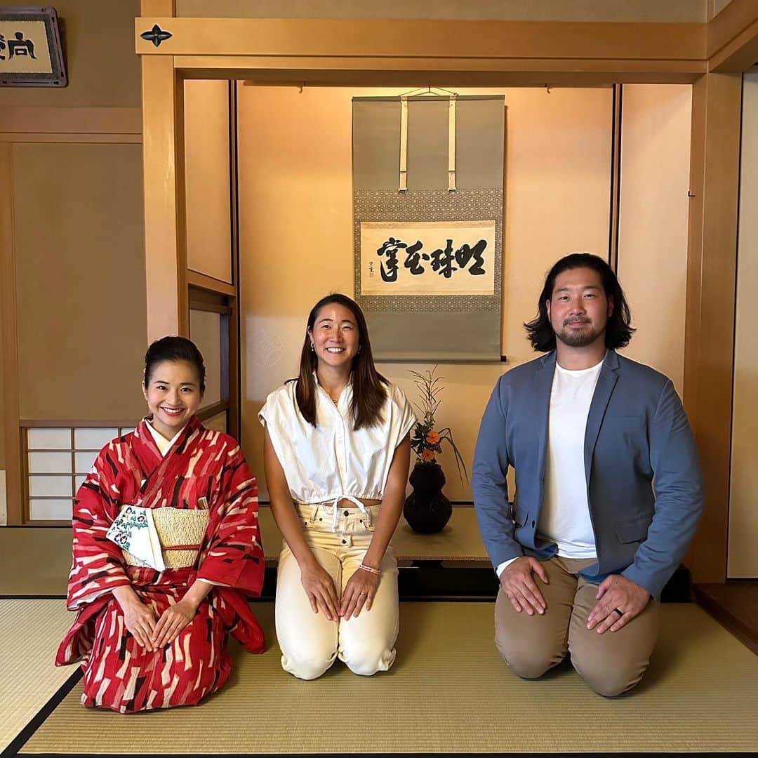 白子未祐さんのインスタグラム写真 - (白子未祐Instagram)「ラクロス時代の友人 @kobori.sosho のお家で茶道を体験させていただきました☺️  心に残ったのは、「綺麗さび」と掛け軸の言葉「明珠在掌」  日本の伝統のかっこよさと素敵さに触れられ、茶道のイメージが変わりました！ 今日感じとれたものって、なんかすごいものな気がする、、  宗翔ありがとう😊  #小堀遠州 #アスリート茶会」8月17日 20時58分 - miyu_shirako