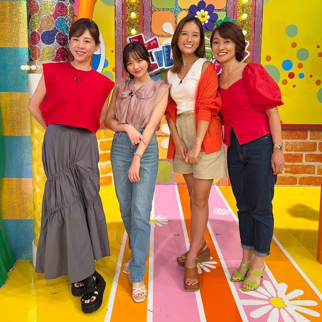 日本テレビ「ヒルナンデス！」のインスタグラム：「. ファッションバトル、今回もトレンドの服を色々見ることができて楽しかったです🤭  👑1位🥇元・フジテレビ #高橋真麻 アナウンサー 2位🔥元・テレビ東京 #森香澄 アナウンサー 3位🔥日本テレビ #忽滑谷こころ アナウンサー 4位🔥元・NHK #住吉美紀 アナウンサー  大沢女子会はカルディへ！食べてみたいものだらけでした🤤皆さんは気になった商品ありましたか？？  🌼明日のヒルナンデスは〜？🌼  ①徹底取材！隠れ名店さんぽ 羽鳥慎一率いるアナウンサー軍団が渋谷・原宿で隠れ名店探し！ 友達感覚で接客するカフェ&創作コリアンフレンチ  ②クイズ！いにしえヒットソング すゑひろがりずが名曲を昔言葉に変換！正解発表は㊙ゲストの生歌唱！  ③浦野の知恵袋やってみました 夏に使える知恵袋を大検証！ 缶飲料を簡単に冷やす&ヨレヨレのTシャツを修復する知恵袋  #ヒルナンデス #長谷川忍 #山口もえ #青木裕子 #大沢あかね #浦野モモ (C)日本テレビ」