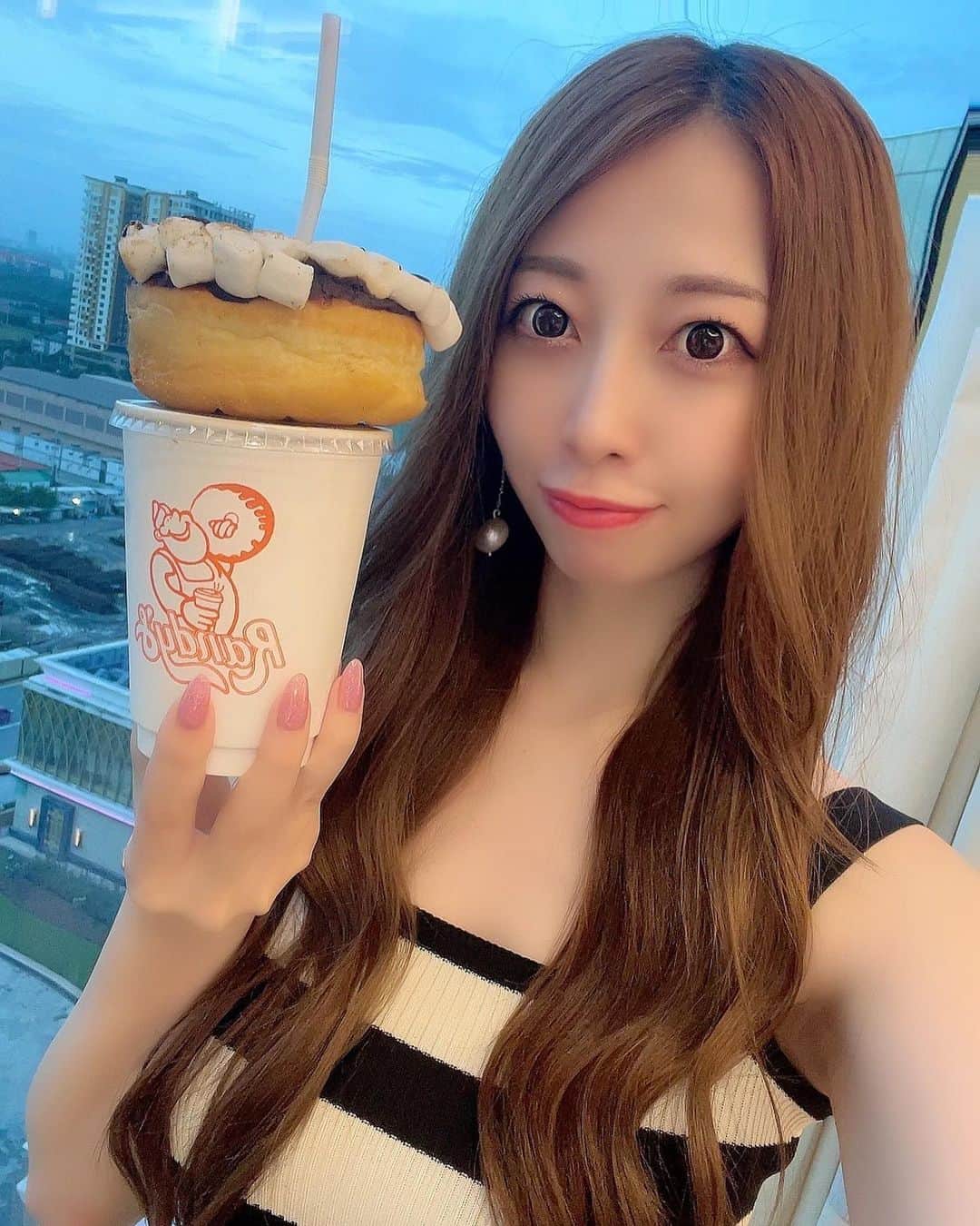 小泉奈央のインスタグラム：「. 🍩🥤🍫 . . . #cafetime」