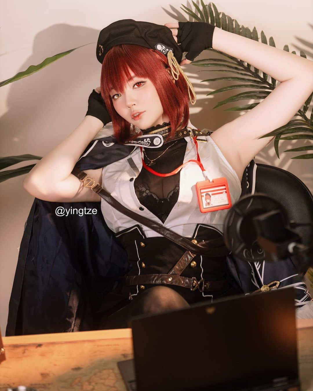 YingTzeのインスタグラム：「What time will you go to work everyday if I’m your Lady Boss ? 🥸  Houshou Marine CEO Outfit ✨  📸 @prestonles.ig  Studio @peoplegraphy   #hololive #houshoumarine #hololivecosplay」