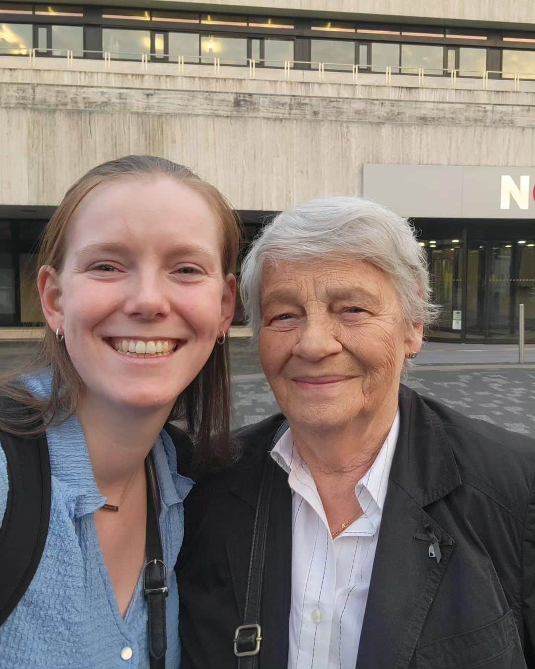 ブリット・エールラントさんのインスタグラム写真 - (ブリット・エールラントInstagram)「My grandmother and I got a new job request 😍 after an amazing radio edition with @robbertmeeder en @janwillem_wesselink at NOS langs de lijn! 📻 Link in Bio! Or stories.  #oma #roadtoparis #motherhood #professional #athlete」8月17日 21時31分 - britteerland