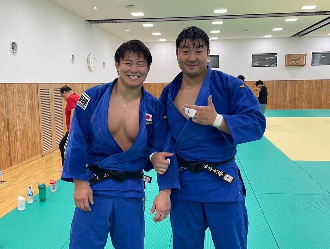 向翔一郎さんのインスタグラム写真 - (向翔一郎Instagram)「大学４年のこの合宿の前に寮を破門になって、約７年越しに軽井沢合宿に参加してきました！笑 社会人になってまでこのきつい合宿に自分から参加するとは思わなかった😂 お陰で8キロのダイエットに成功しました！ 色々懐かしい事がありすぎてキツすぎたけどあっという間でした！ そして声を大にして言わせて下さい！日大は最高です！さあみなさん大学は日大へ😏  #金野潤  #脇固め #蟹挟み」8月17日 21時31分 - shoichiro_mukai