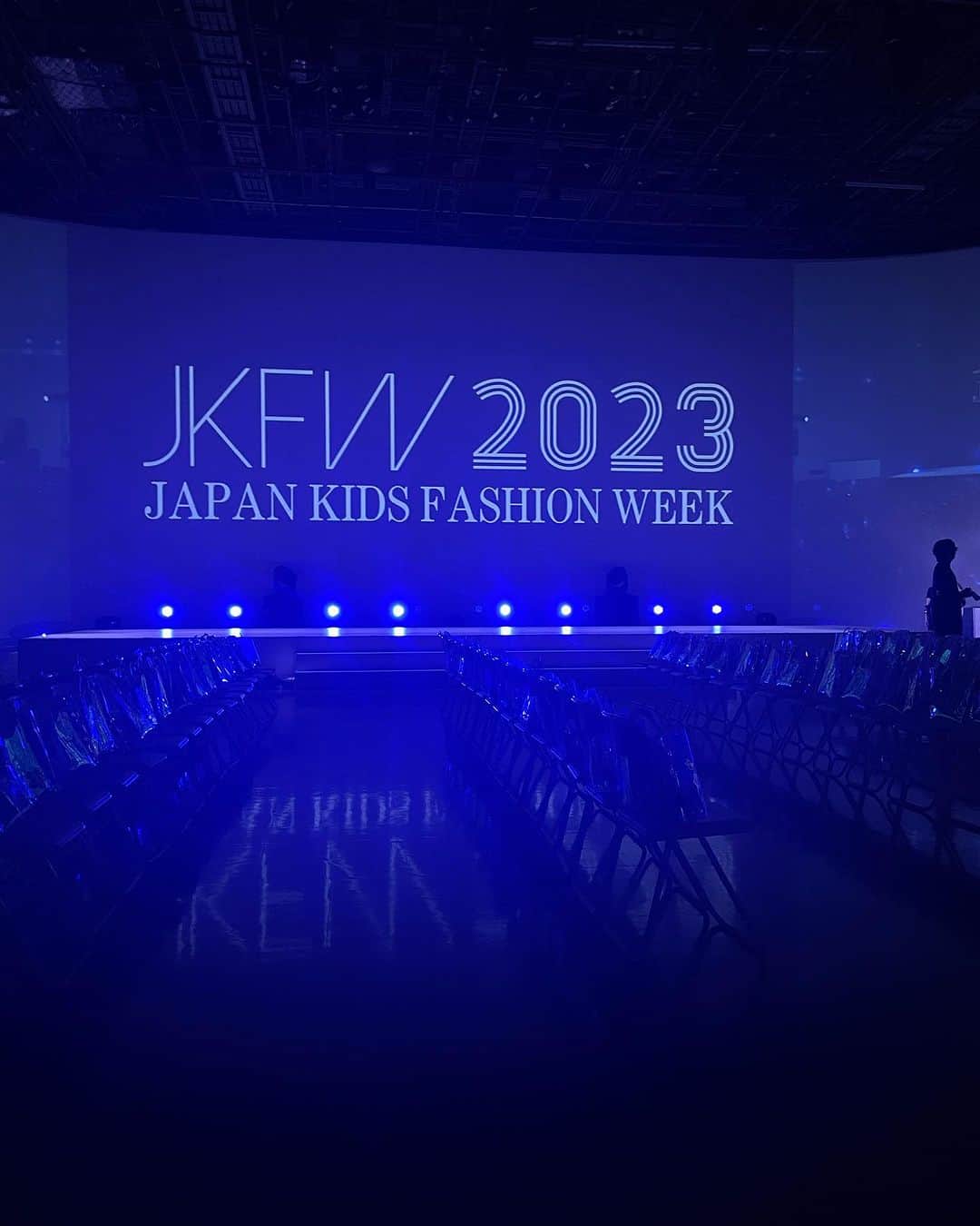結子さんのインスタグラム写真 - (結子Instagram)「Japan Kids Fashion Week 2023 第1回目から特別講師を務めさせていただき、今年で3度目の開催となりました。 子供達の夢が詰まったファッションウィークに関わらせていただき、感謝しております☺️🤍 グランプリの子はパリに向けて、今回受賞に至らなかった子供達もこれからもたくさん練習し、夢を叶えてほしいと思っています。  OMGモデルアカデミーは、そんな子供たちを応援します。  My agency OMG Models supports @japankidsfashionweek . #モデル#キッズモデル#パリコレ」8月17日 21時36分 - yuiko_yyy