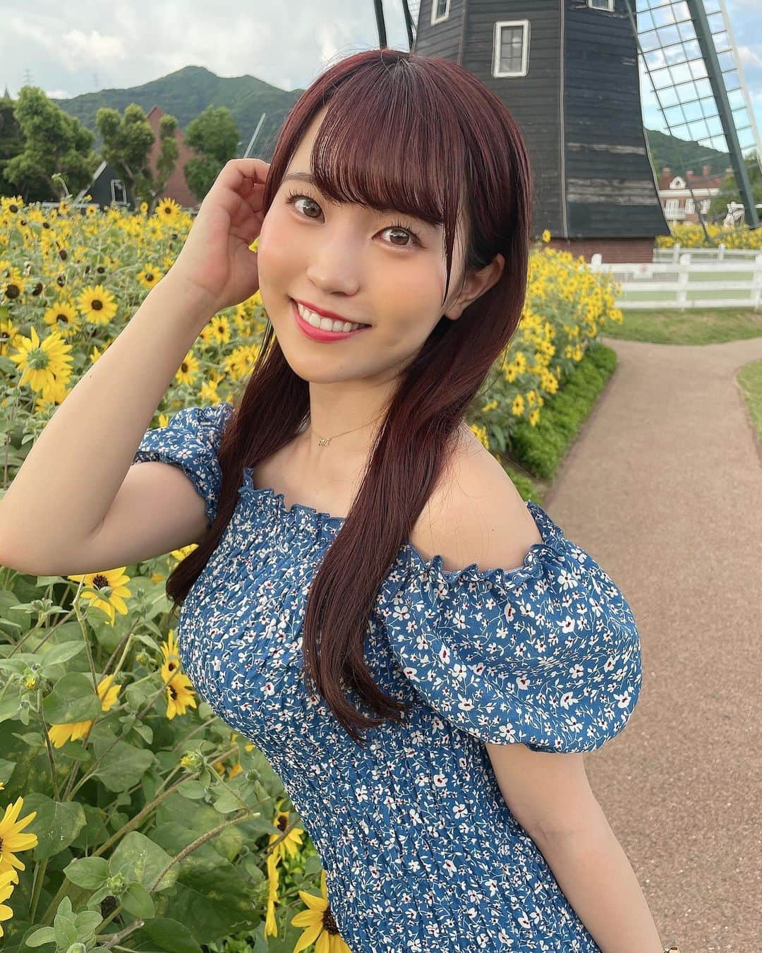 坂東遥さんのインスタグラム写真 - (坂東遥Instagram)「🌻💠  向日葵見ると 明るい気持ちになるから好き🌻  #長崎 #ハウステンボス」8月17日 21時38分 - b.haruka1103