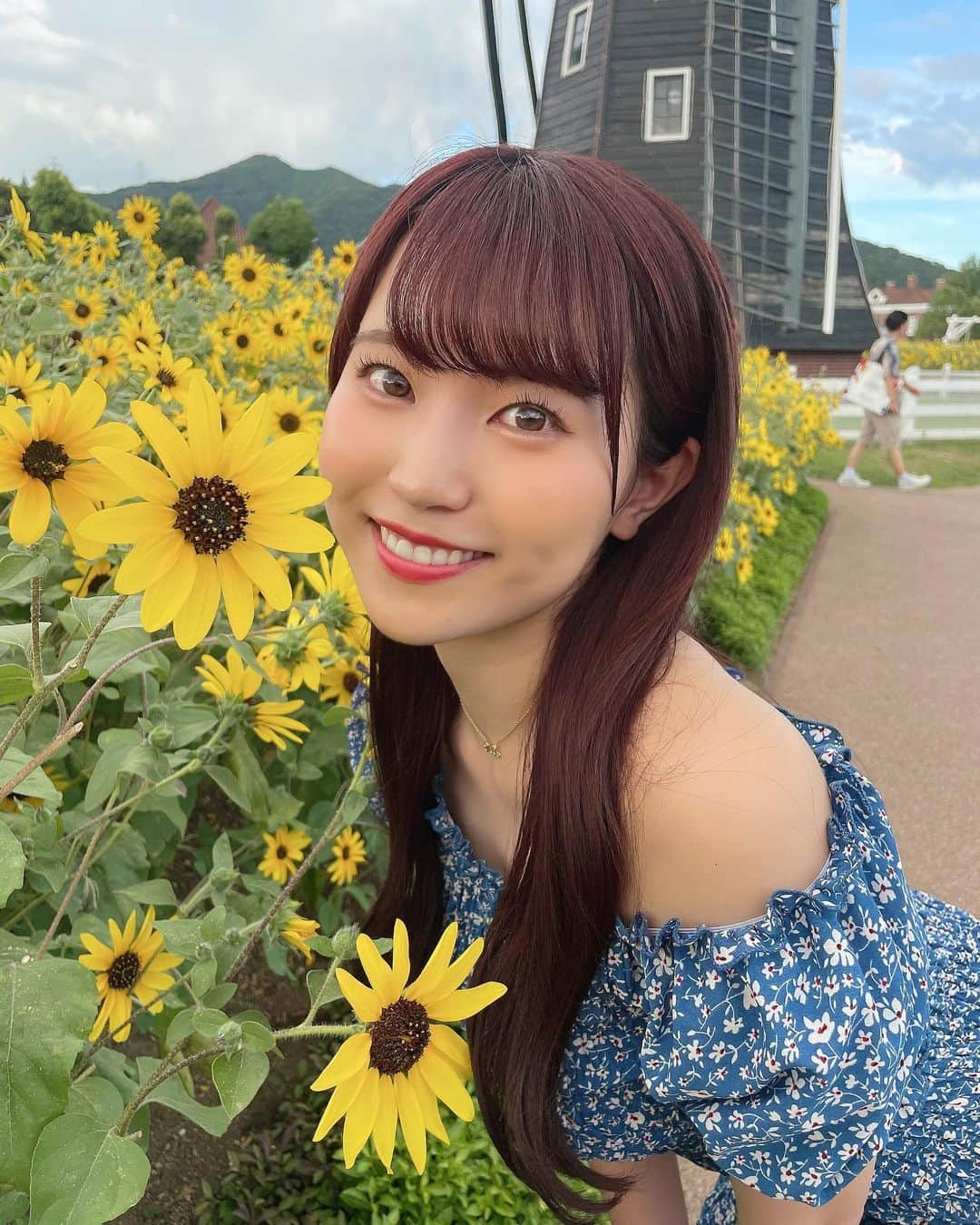 坂東遥さんのインスタグラム写真 - (坂東遥Instagram)「🌻💠  向日葵見ると 明るい気持ちになるから好き🌻  #長崎 #ハウステンボス」8月17日 21時38分 - b.haruka1103