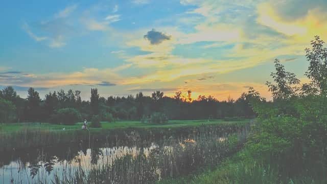 宮崎京のインスタグラム：「⁂  あの日、沖縄の空に散った青年の想い その想いを胸に生きた少女の遠き夏の日  忘れてしまいたいこと 忘れてはいけないこと  あの時あなたに伝えられなかった想い  今こうやって目を閉じると まるで昨日の事の様に思い出されます  あの、遠い夏の日を  ・・・・・・・・・・・・  8/18・19の二日間、心斎橋PARCO SPACE14にて、朗読劇「遠き夏の日」に出演いたします💡  終戦から78年。  戦争を知らない私たちは、あの時を生きた人たちの忘れたいことも、忘れられないことも、伝えられなかった想いも全て、語り継いでいかなければならない。  明日と明後日、心斎橋でお待ちしております😌🙏  #遠き夏の日」