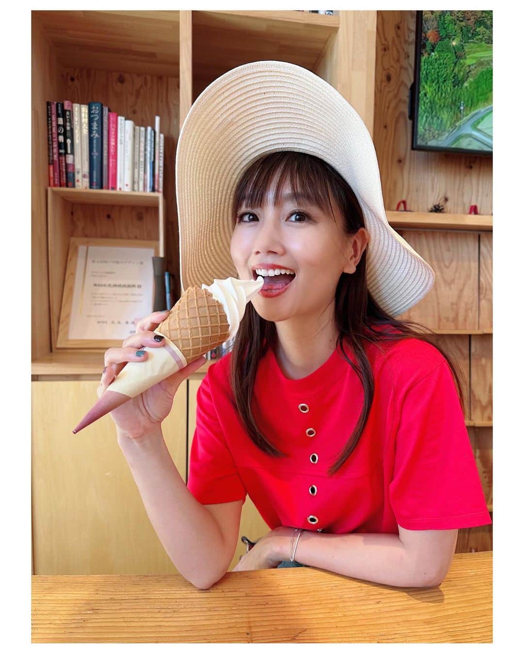 大塚愛さんのインスタグラム写真 - (大塚愛Instagram)「季節のヨーロピアン風 マイクをアイスに変え添えて。  AIO　#牧場ミルク #ソフトクリーム #最強」8月17日 13時01分 - aiotsuka_official