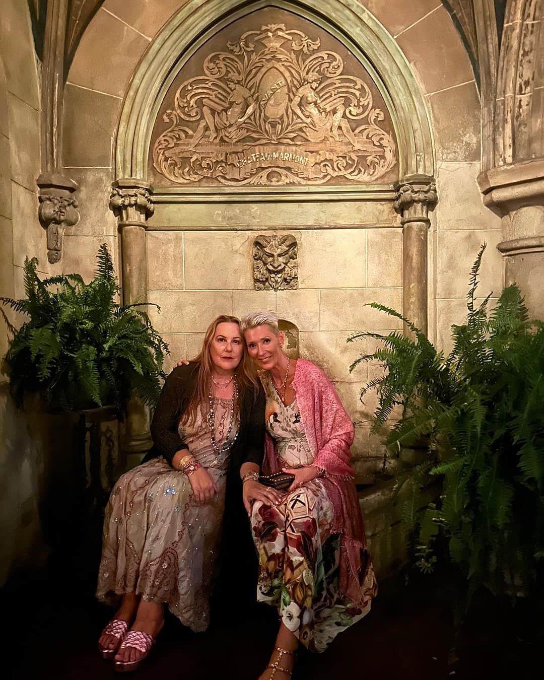 キャサリン ミッシェルのインスタグラム：「Thank you my dear friends for making my entering a new decade so special @chateaumarmont 3 weeks ago. I haven’t taken the time to acknowledge you, so distressed by the tragedy happening on Maui. Love Always #ohana #precious friends #sangha #chateaumarmont #magicalnight #chosenfamily #hollywoodnight #celebratelove」
