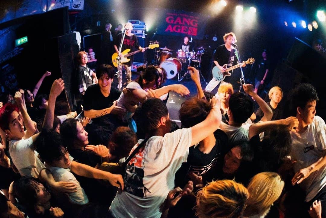 FOMAREさんのインスタグラム写真 - (FOMAREInstagram)「2023.8.16  FOMARE x KUZIRA split tour "Gang Age”tour  金沢 vanvan V4  THANK YOU！！  🤜🤛  photo by @_hbworks   #FOMARE #KUZIRA #GangAge」8月17日 13時17分 - fomare_official