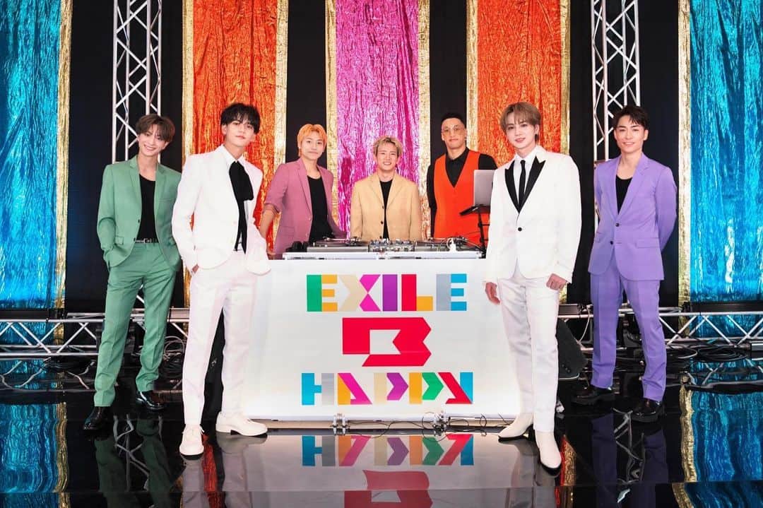 月刊EXILEのインスタグラム：「EXILE TRIBE MAGAZINEを更新！  EXILE TETSUYAを中心としたEXILE TRIBEの新音楽ユニット・EXILE B HAPPYが『CL 3rd Anniversary CL26 ～Circle of Smiles～』で初パフォーマンスを行った模様をレポート。📸  #EXILETRIBEMAGAZINE #EXILEBHAPPY #EXILETESUYA #吉野北人 #中島颯太 #関口メンディー #小森隼 #浦川翔平 #木村慧人  ※記事は会員登録なしでご覧いただけます。」