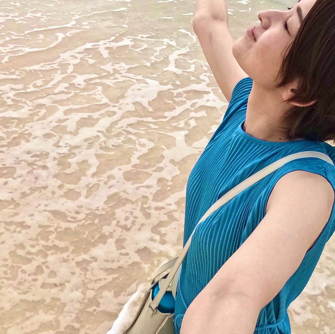 酒井美帆さんのインスタグラム写真 - (酒井美帆Instagram)「波照間島🏝️ニシ浜  人が少ないのが良い。毎日通った🚲」8月17日 13時43分 - miho_sakai_