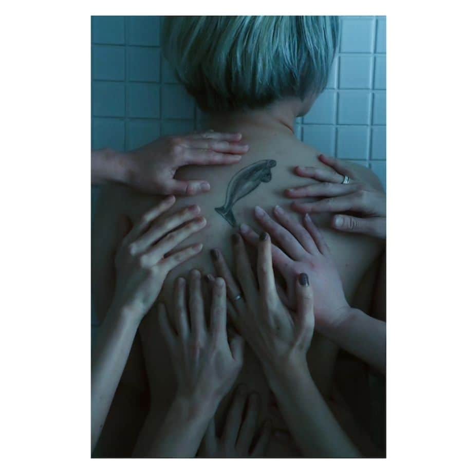 大塚咲のインスタグラム：「@jinny.gallery  路上galleryは9/1まで！ 私の通販サイトから作品全て見れます!  見てください～!」