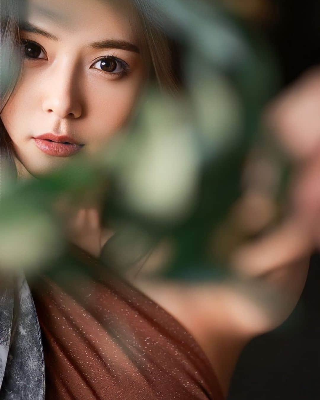 吉高寧々のインスタグラム：「写真展は 10月31日～ですよ💙！！！！！   #8woman最終章」