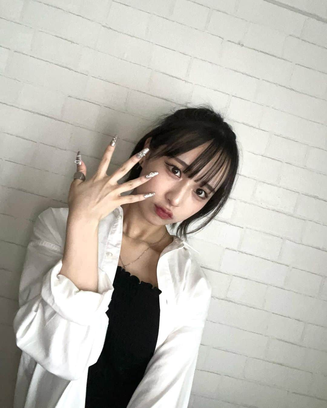 佐藤ひなたさんのインスタグラム写真 - (佐藤ひなたInstagram)「・ ・ 久しぶりに自撮り棒を使って撮影( ◜︎︎𖥦◝ )   楽しくなっていっぱい写真撮ったけど 見返したら同じような顔の写真がいっぱいだったョ꒪꒫꒪)  毎日暑すぎるよね… 熱中症には気をつけヨ~_ (  _٥´‐ω‐)_  #自撮り #自撮り棒  #ガチャガチャ #おぱんちゅうさぎ  #夏 #暑すぎる #熱中症 #注意 #水分補給 しっかりと #佐藤ひなた #ひな #06 #ひなdays」8月17日 14時18分 - hinata_sato_official