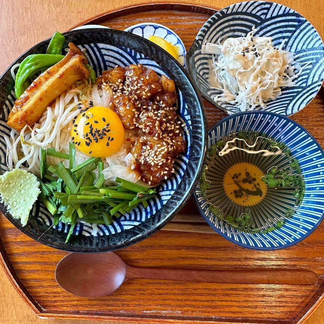 パク・ソンヒョンのインスタグラム：「🍚  있었는데요 아니,없어요」