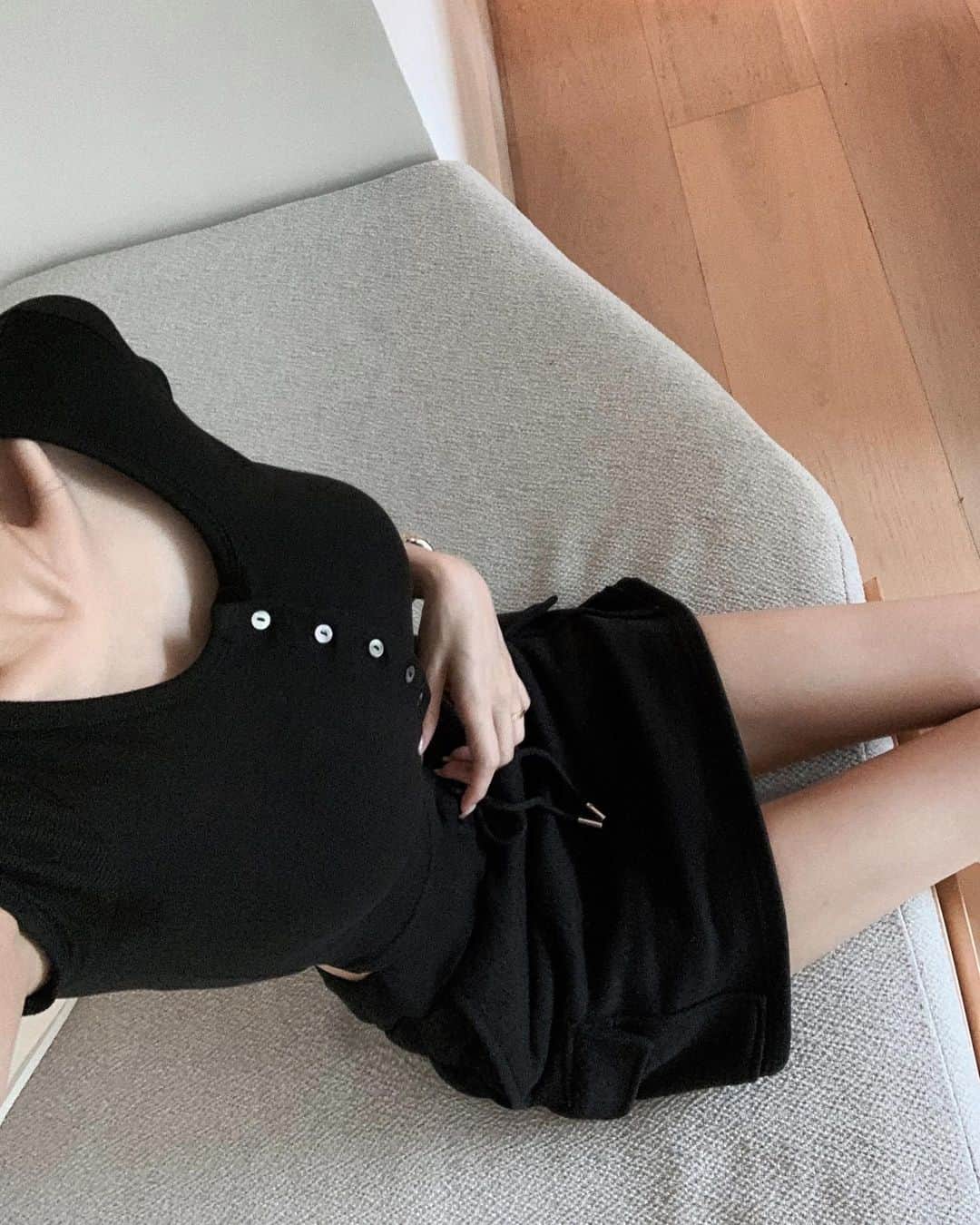 のインスタグラム：「- 밀렸던 사진들 드디어 정리하는듕 .. - 토찌랑 거의 매일 들렸던 제니스 아이스크림  원래 초코 싫어하는데 늘 초코만 ..🍫🍦」