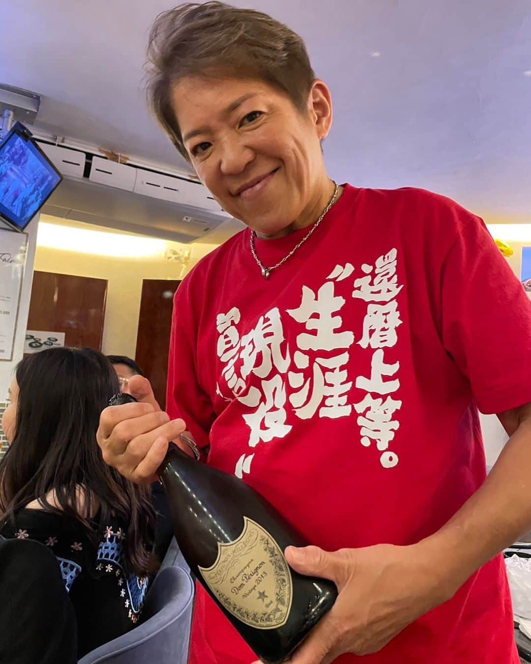 ライオネス飛鳥のインスタグラム：「長いお休みいただきました！  当店gangsは本日17日より営業させていただきます❣️  従業員一同、皆様のお越しを心よりお待ちしております❣️  #ライオネス飛鳥 #本日より通常営業です  #おまちしてます」