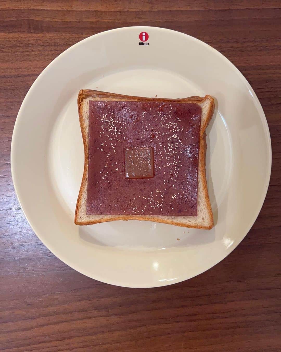上村祐翔さんのインスタグラム写真 - (上村祐翔Instagram)「おやつに羊羹をトーストしました(?)🍞不思議なハーモニーを堪能しました♪ #ウエムラ今日もパン祭り」8月17日 14時57分 - u_yuto.pan