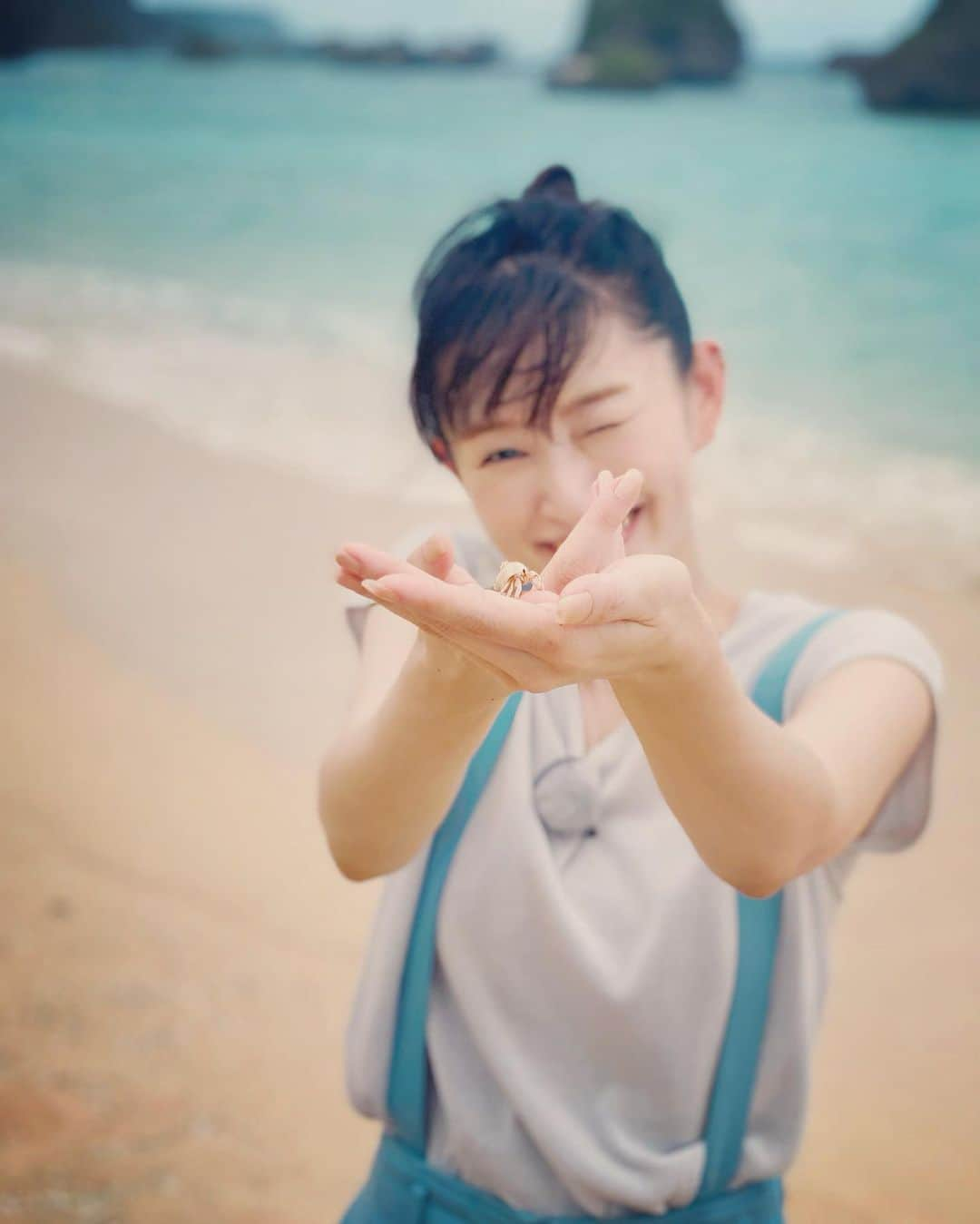 島袋寛子さんのインスタグラム写真 - (島袋寛子Instagram)「- 宮古島、美しかった。 皆様、本当にありがとうございました！ とても神秘的な島でした。 宝です。  「にっぽん憧れの絶景！サンゴが生んだ宮古ブルー」8月27日（日）13時～14時29分 【NHKBSプレミアム　BS４K同時放送】  ぜひご覧ください！  📷中山さんと☺︎ @ntakuya_1213」8月17日 15時05分 - hiroko.shimabukuro