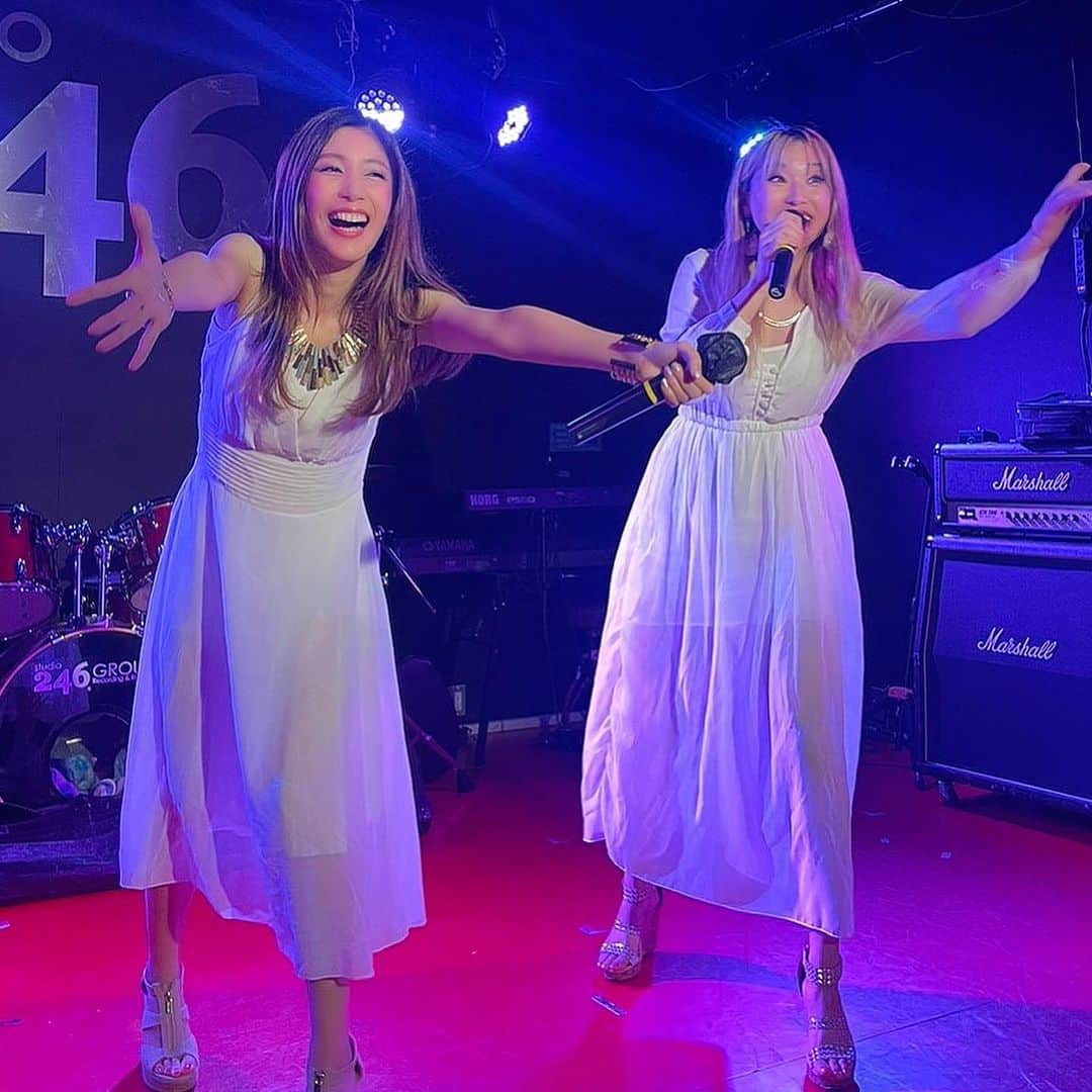 石田真以さんのインスタグラム写真 - (石田真以Instagram)「7月の定期ライブ マイマジはANGEL LIVE!!!👼  爽やかなロングワンピース ペリーのソロ カバー曲多めの演出でした🎵  ーーーーーーーーーーーーーーー 次回のマイマジ 👿DEVIL LIVE👿 8/26(土) studio246 18:00 open  18:30 start ご予約はホームページより チケットをご購入ください🎫 ▶️http://www.nagoya-color.com/shop  ーーーーーーーーーーーーーーー  #nagoyacolorlove #NCL #ishidamai #石田真以 #studio246nagoya #studio246 #スタジオ246 #スタジオ246名古屋　#マイマジ」8月17日 15時19分 - ishidamai86