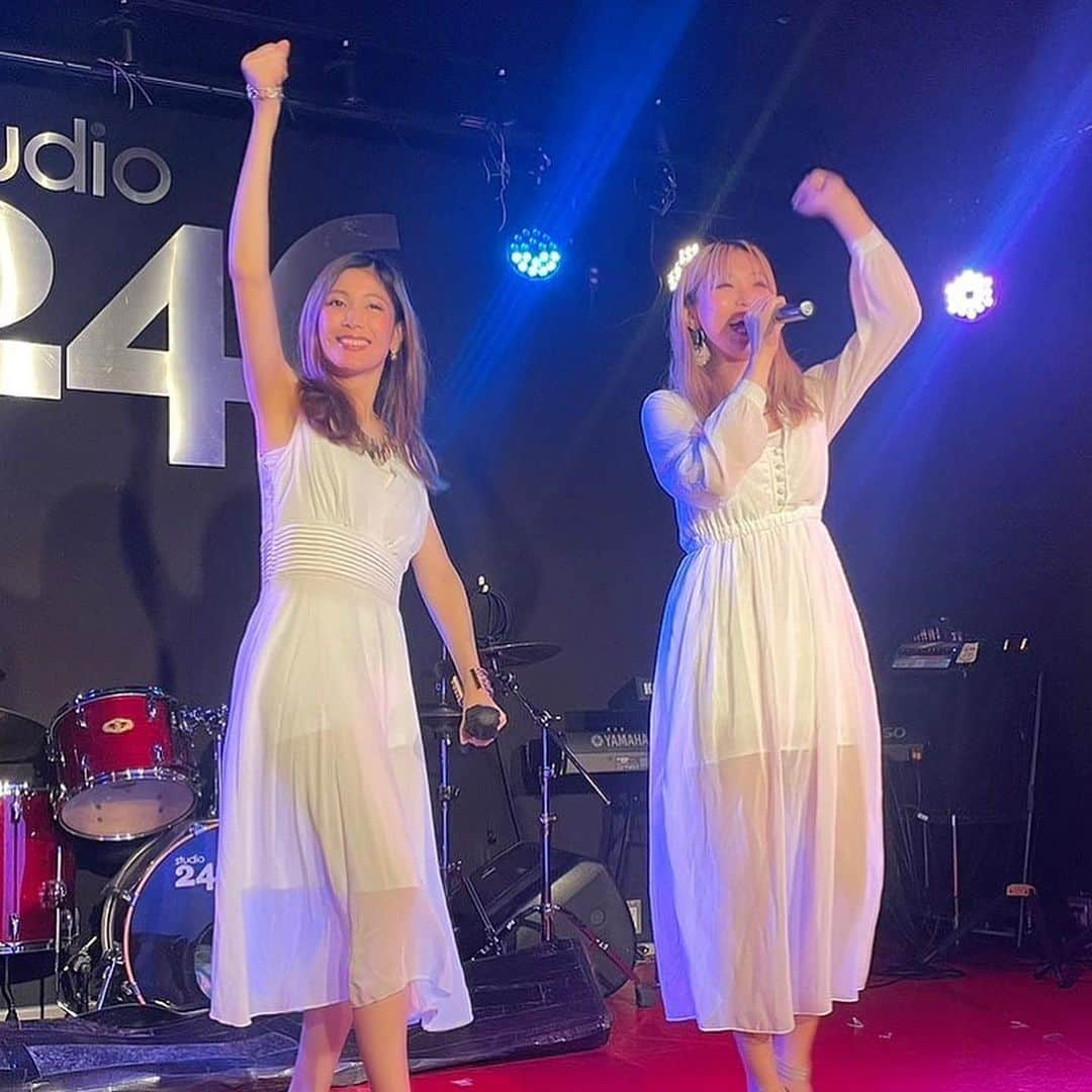 石田真以さんのインスタグラム写真 - (石田真以Instagram)「7月の定期ライブ マイマジはANGEL LIVE!!!👼  爽やかなロングワンピース ペリーのソロ カバー曲多めの演出でした🎵  ーーーーーーーーーーーーーーー 次回のマイマジ 👿DEVIL LIVE👿 8/26(土) studio246 18:00 open  18:30 start ご予約はホームページより チケットをご購入ください🎫 ▶️http://www.nagoya-color.com/shop  ーーーーーーーーーーーーーーー  #nagoyacolorlove #NCL #ishidamai #石田真以 #studio246nagoya #studio246 #スタジオ246 #スタジオ246名古屋　#マイマジ」8月17日 15時19分 - ishidamai86