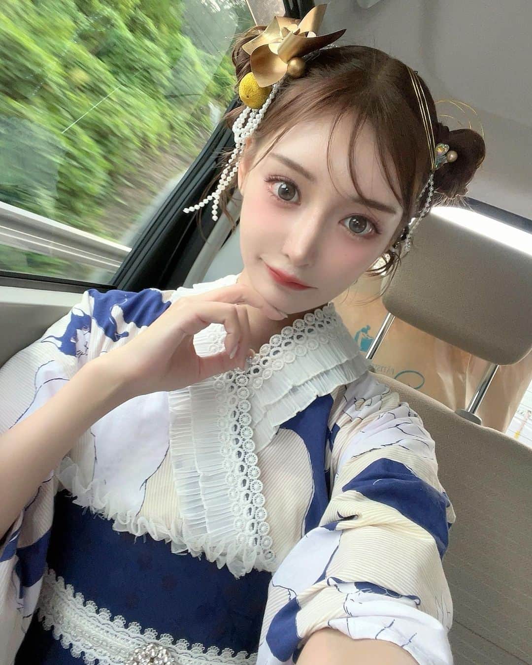 明日花キララさんのインスタグラム写真 - (明日花キララInstagram)「浴衣きた🐈🐈‍⬛ 頭にかざぐるま付いてます！🪅  #おまつりだいすき」8月17日 15時17分 - asukakiraran