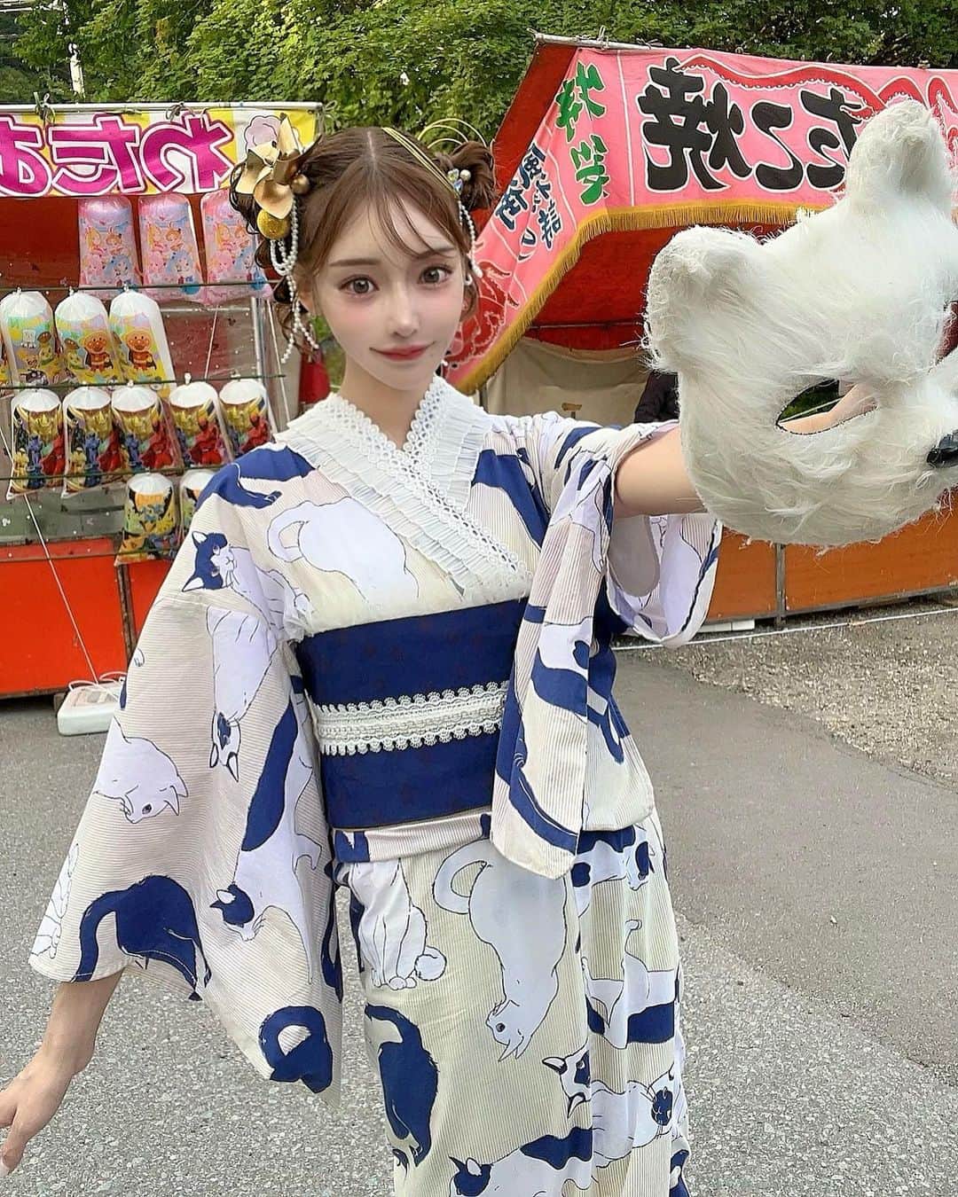 明日花キララさんのインスタグラム写真 - (明日花キララInstagram)「浴衣きた🐈🐈‍⬛ 頭にかざぐるま付いてます！🪅  #おまつりだいすき」8月17日 15時17分 - asukakiraran
