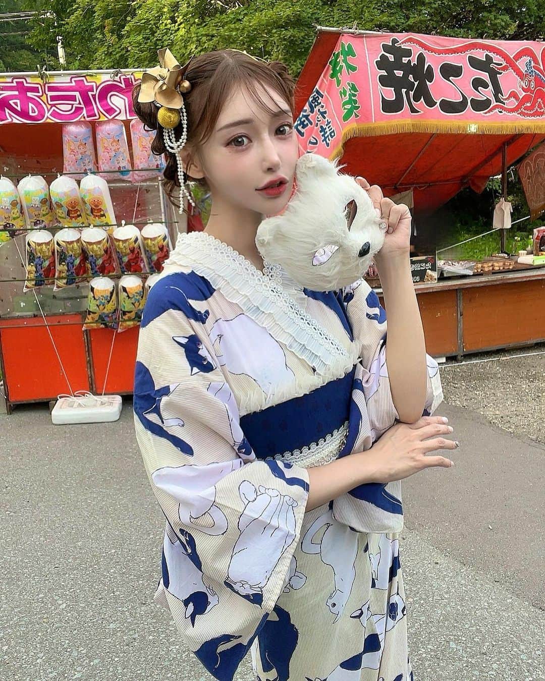 明日花キララさんのインスタグラム写真 - (明日花キララInstagram)「浴衣きた🐈🐈‍⬛ 頭にかざぐるま付いてます！🪅  #おまつりだいすき」8月17日 15時17分 - asukakiraran