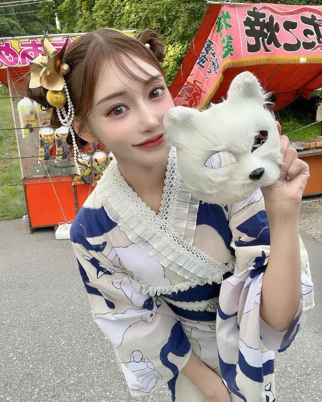 明日花キララのインスタグラム：「浴衣きた🐈🐈‍⬛ 頭にかざぐるま付いてます！🪅  #おまつりだいすき」
