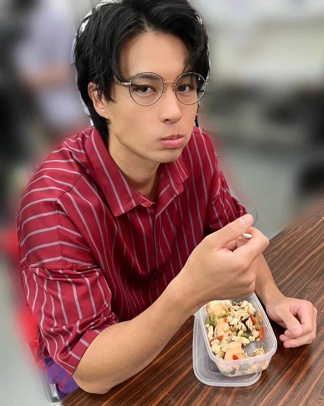 佐伯大地のインスタグラム：「🍱👓️  #ロミオとジュリエット #舞台 #お弁当 #稽古 #炎天下 #熱中症 #ならぬように #ぼくはパリス」