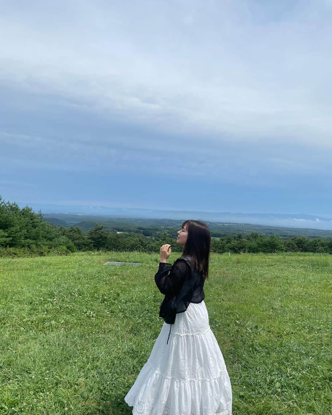 山田菜々のインスタグラム：「みなさんいかがお過ごしですか🥹  わたしはあれやこれやと予定を入れてたいたら、 しっかりと疲れてしました🥱✨笑  そしてこのあいだ、 初めての酵素風呂に行ってきました🛀🫧  お友達からいいよーとは聞いてたものの、 ほんとに酵素の中に入るのびっくり🥹！！笑  でも短時間で汗がばあ〜っとかけて、 そのあとシャワーで軽く流して すっきりして帰れるのがよかった〜！  手ぶらで行ってもアメニティが豊富なので良し🫡♡♡また行きたい！」