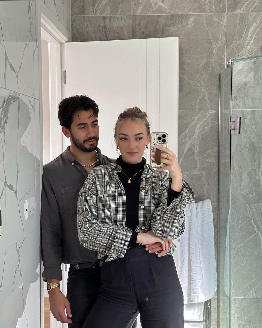 デイジー・クレメンタイン・スミスのインスタグラム：「swipe for incredible modeling inspiration from @trenthulme」