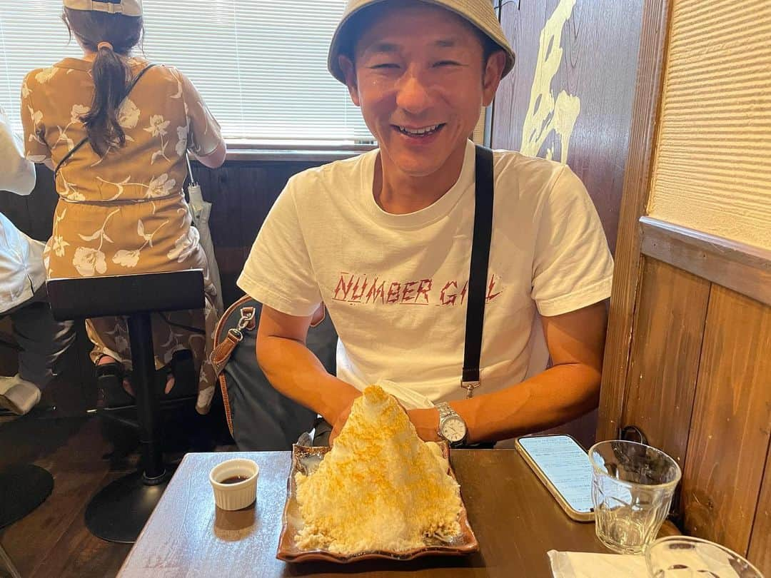 皆川勇気のインスタグラム：「仏様のようなお顔で、まるで雪を食べているようだと喜んでいた哲夫さんです😊」