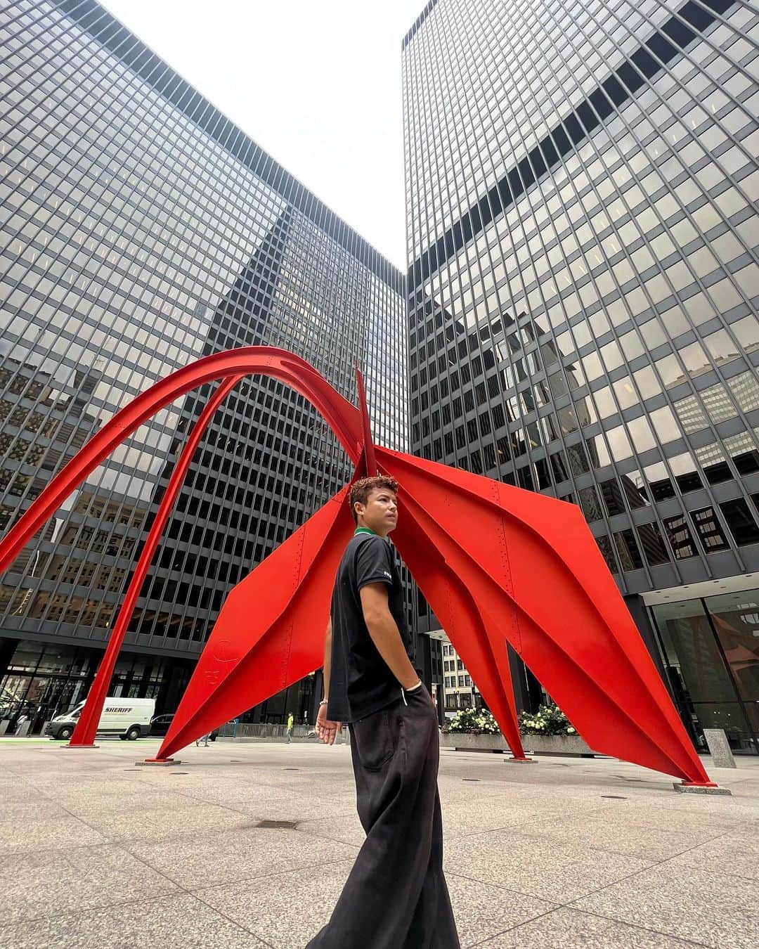 Cody Higaのインスタグラム：「シカゴの綺麗な街並み🕊️  @CFLcruises #cruisechicago #cafcrivercruise」