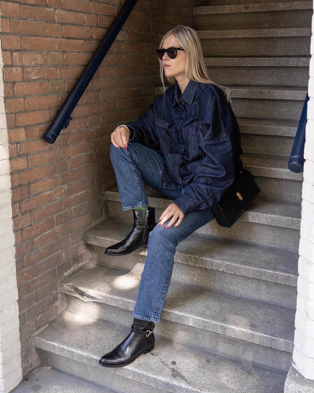Linda Tolのインスタグラム：「Excited for Fall. Layering and boots @unuetzer #ad」