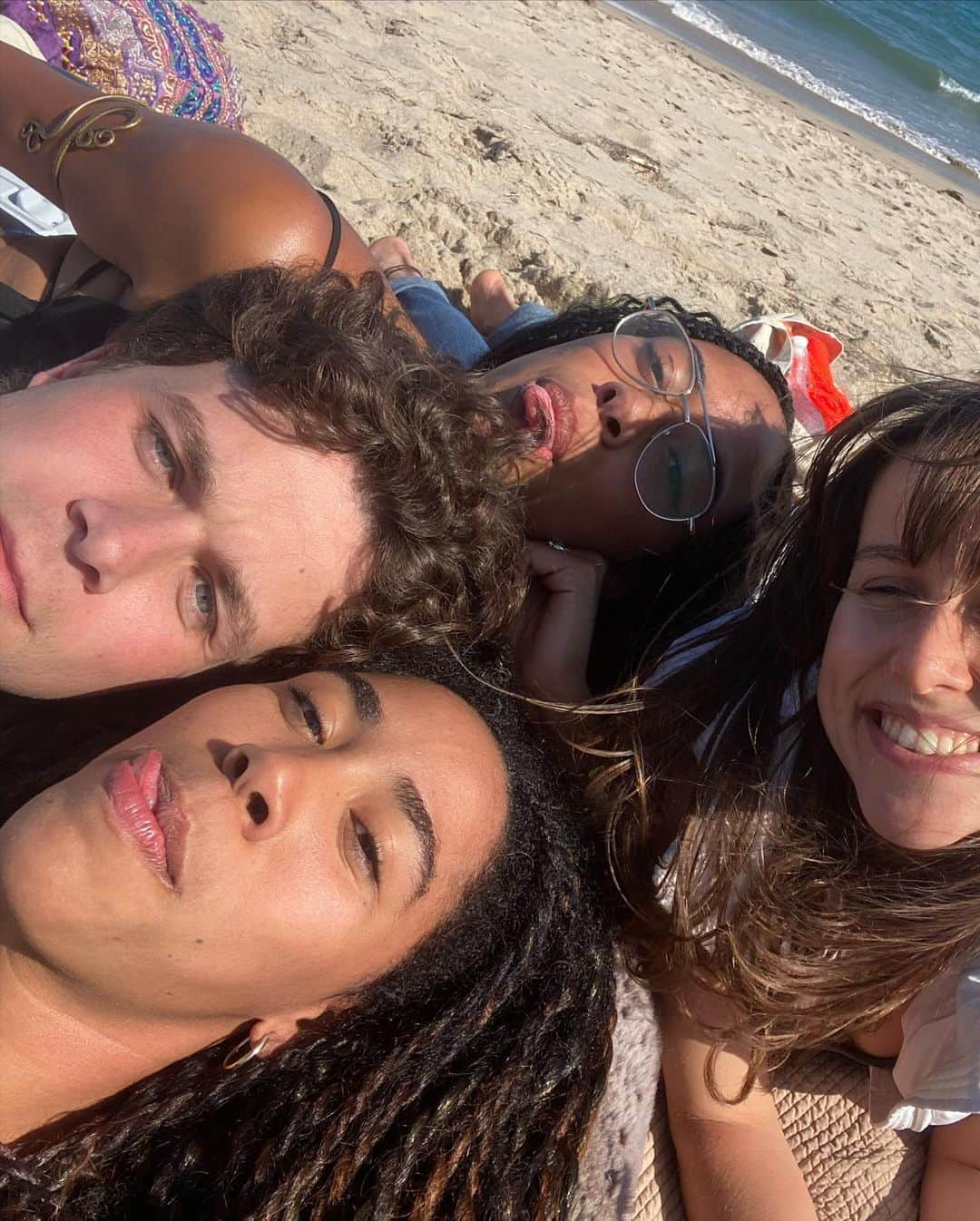 Herizen Guardiolaさんのインスタグラム写真 - (Herizen GuardiolaInstagram)「Moments & friends 🌼」8月18日 3時30分 - herizen_fawn