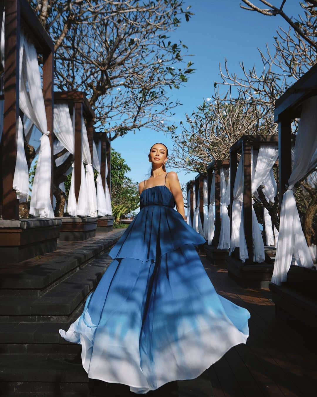 タラ・ミルクティーのインスタグラム：「Scenes from a @stregisbali short story 🌿🎞️ #liveexquisite」