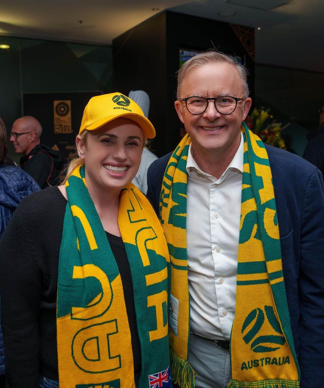 レベル・ウィルソンのインスタグラム：「With Australia’s Prime Minister @albomp cheering on @matildas 🐨 🦘 🐨 and had to mention that my Great Great Grandfather Dr Robert Stopford held the seat of Balmain as a politician in 1922 😘」