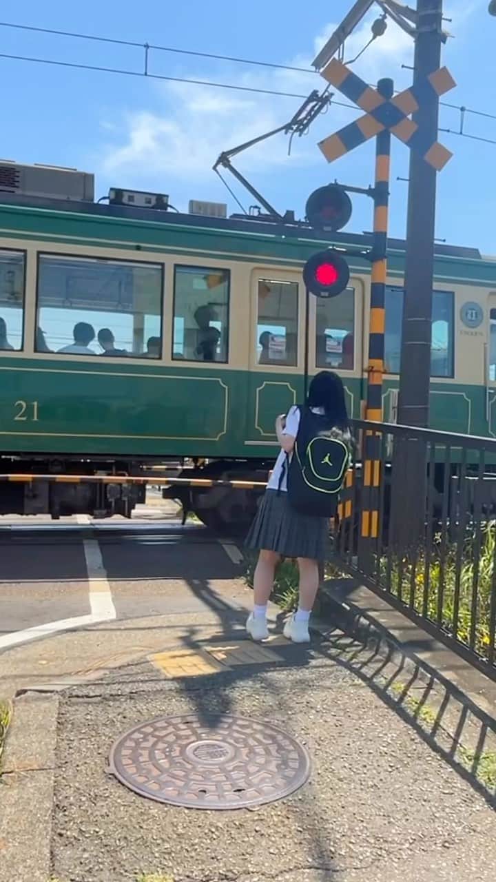 ひまひまチャンネルのインスタグラム：「マネージャーさんが「蒼いクロッカスはどこに咲く。」の時の映像をまとめてくれたの🥹  いつかこんな青春を送れたらいいな🫶🏻   #ひまひまチャンネル  #ひまひま #蒼いクロッカスはどこに咲く」