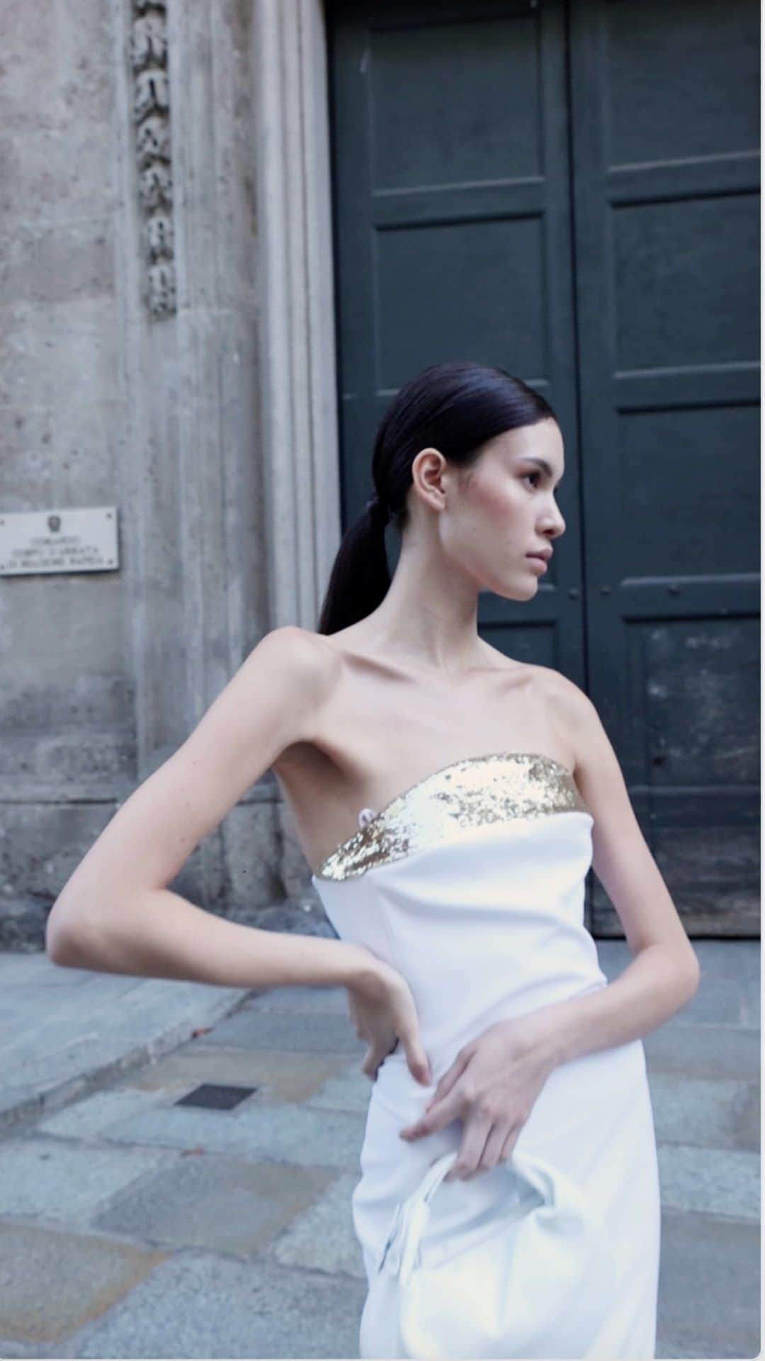ジェニーのインスタグラム：「Shine like your sparkling personality with GENNY Spring/Summer 2023 collection.   Find the collection available in boutiques and at genny.com   #Genny #MadeinItaly  #SS23」