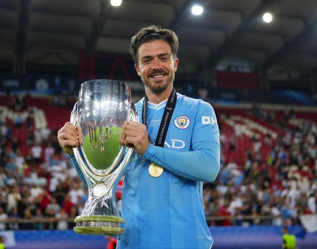 ジャック・グリーリッシュのインスタグラム：「Good morning 🤩🏆🫶🏻💙」