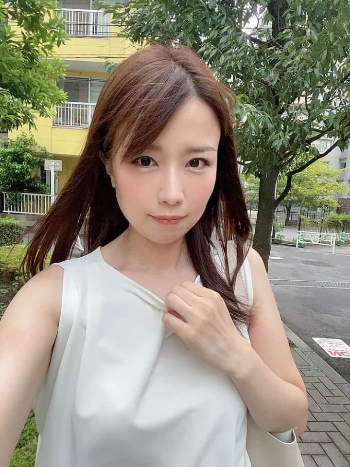 道岡桃子のインスタグラム：「家を出てから  気付きました。  😱😱😱  #自分への怒り #しくじり先生」
