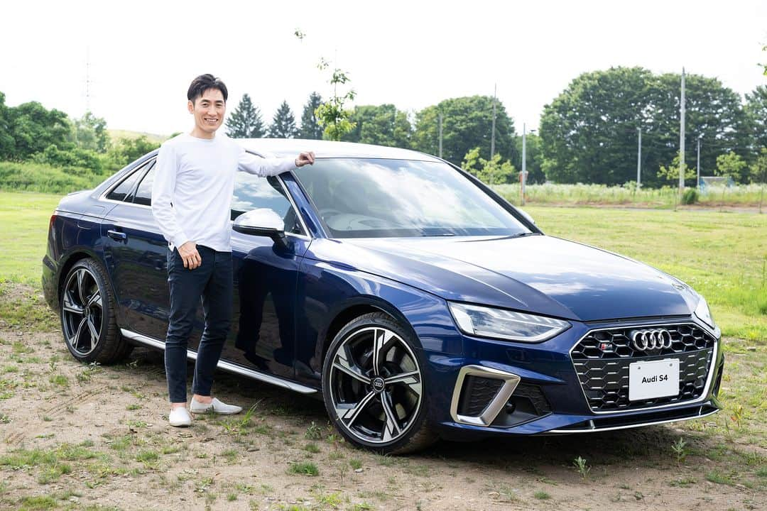 Audi Japan Sales / アウディジャパン販売のインスタグラム：「【南部鉄器職人が語るAudi S4 Sedanの魅力】  今回インタビューをするのは南部鉄器職人の田山貴紘氏。  田山氏は、会社員を辞めた後、地元盛岡に戻り南部鉄器職人としてのキャリアをスタート。  伝統工芸の持つ普遍的な価値を残しつつ、次の時代に残していくための方法を模索するために立ち上げた「kanakeno」。  時代が積み上げてきた南部鉄器の価値を受け継ぎながら、今の時代にあった在り方を提案する田山氏に、Audi S4 Sedanの魅力を語っていただきました。  インタビューは #AJS のオフィシャルサイトよりご確認ください。  @audi.japan.sales  #Audi #AJS #myaudi #audistyle #car #南部鉄器　#盛岡 #アウディ #ドライブ #車 #愛車 #外車 #ドイツ車 #車好き #車好きな人と繋がりたい #アウディ女子 #車好き男子」