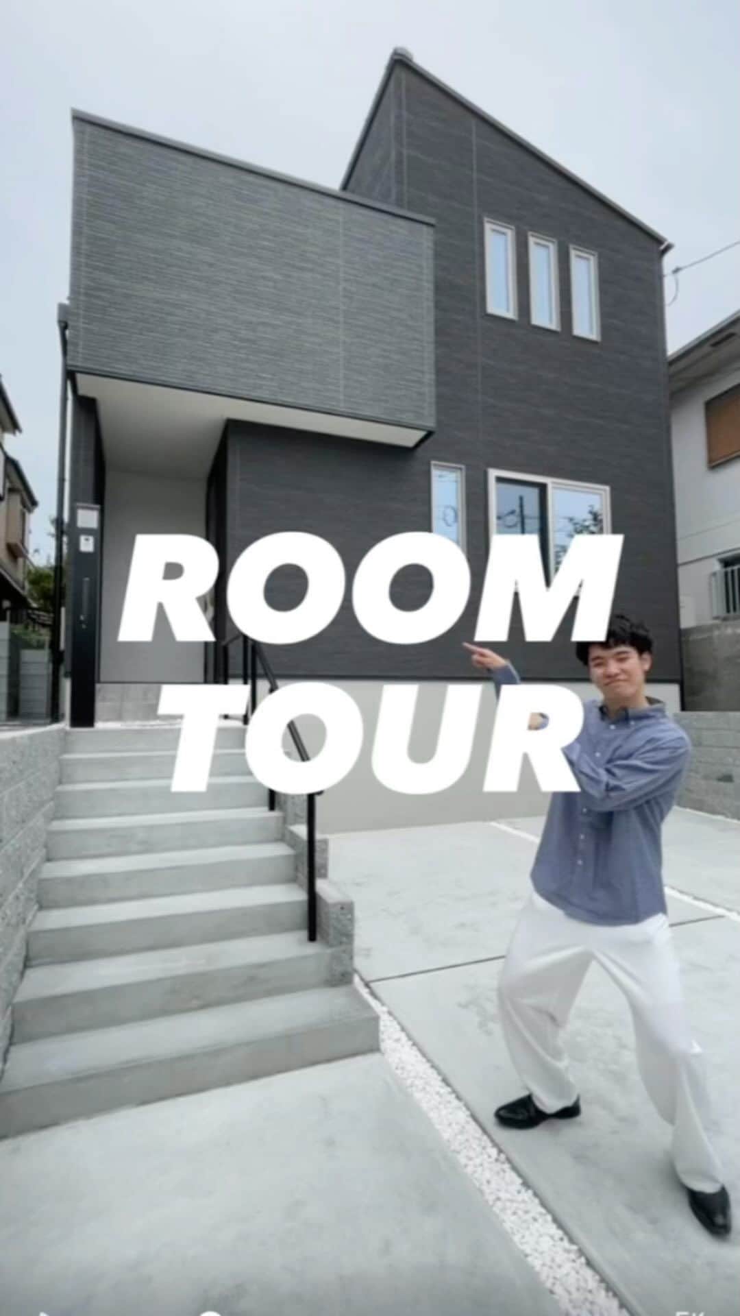 homelife 夢を叶える暮らし方のインスタグラム：「【ルームツアー】モノトーンで統一されたシンプルモダンハウス🏠  #ルームツアー #シンプルモダン  #シンプルモダンハウス #勾配天井 #アーキホーム #アーキホームライフ #注文住宅  #新築一戸建て  #自由設計  #関西ナンバーワンの住宅メーカー」