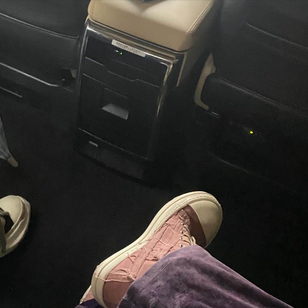 スタイン瑠歌のインスタグラム：「愛用しすぎ 何ならもう新しいのほしいって話 (ﾉ*>∀<)ﾉｷｬｯｷｬｯ♬」
