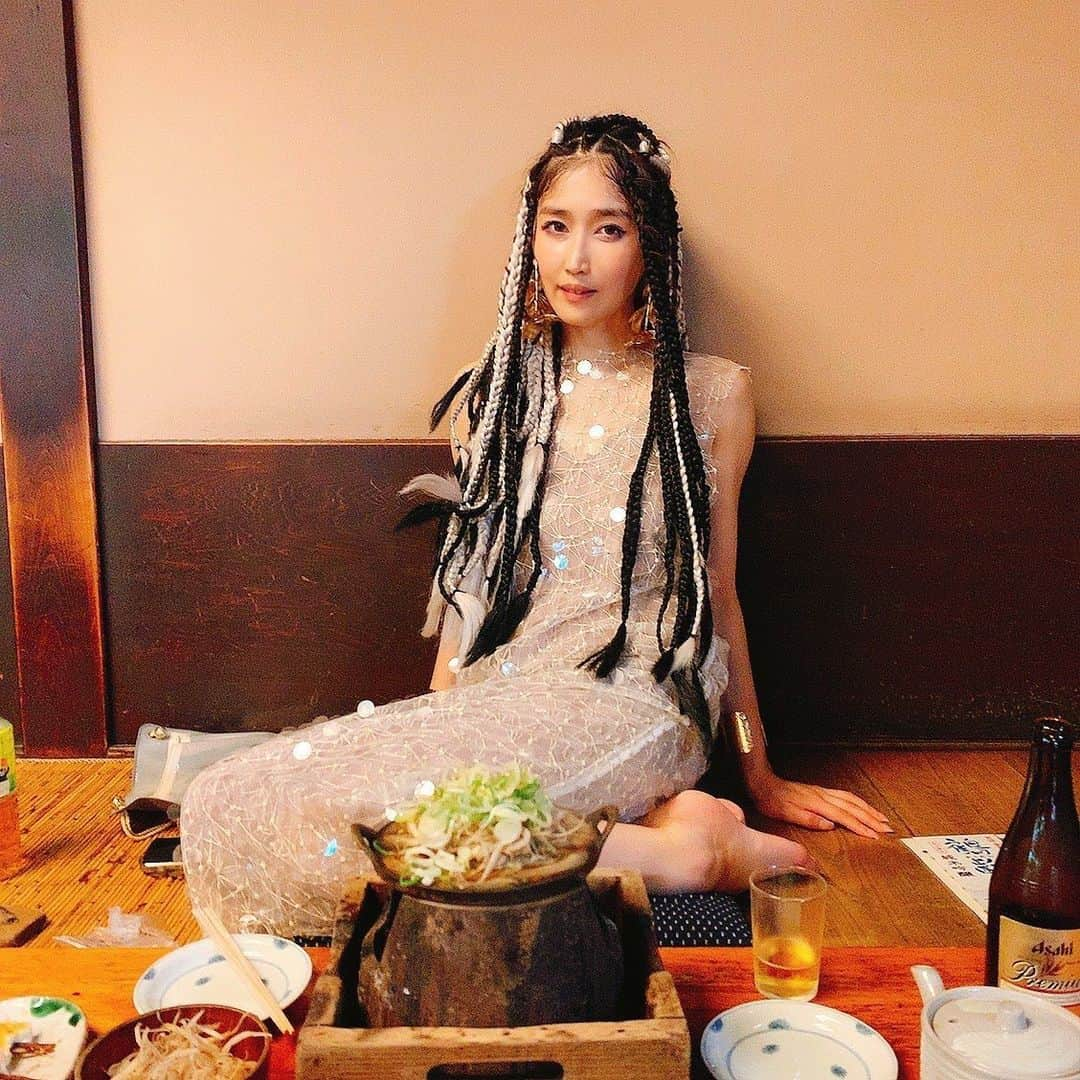 峰なゆかさんのインスタグラム写真 - (峰なゆかInstagram)「浅草でどじょうを食べるデートをしてきたなゆちゃん #浅草　#どじょう　#どぜう　#デート」8月17日 18時16分 - minenayuka