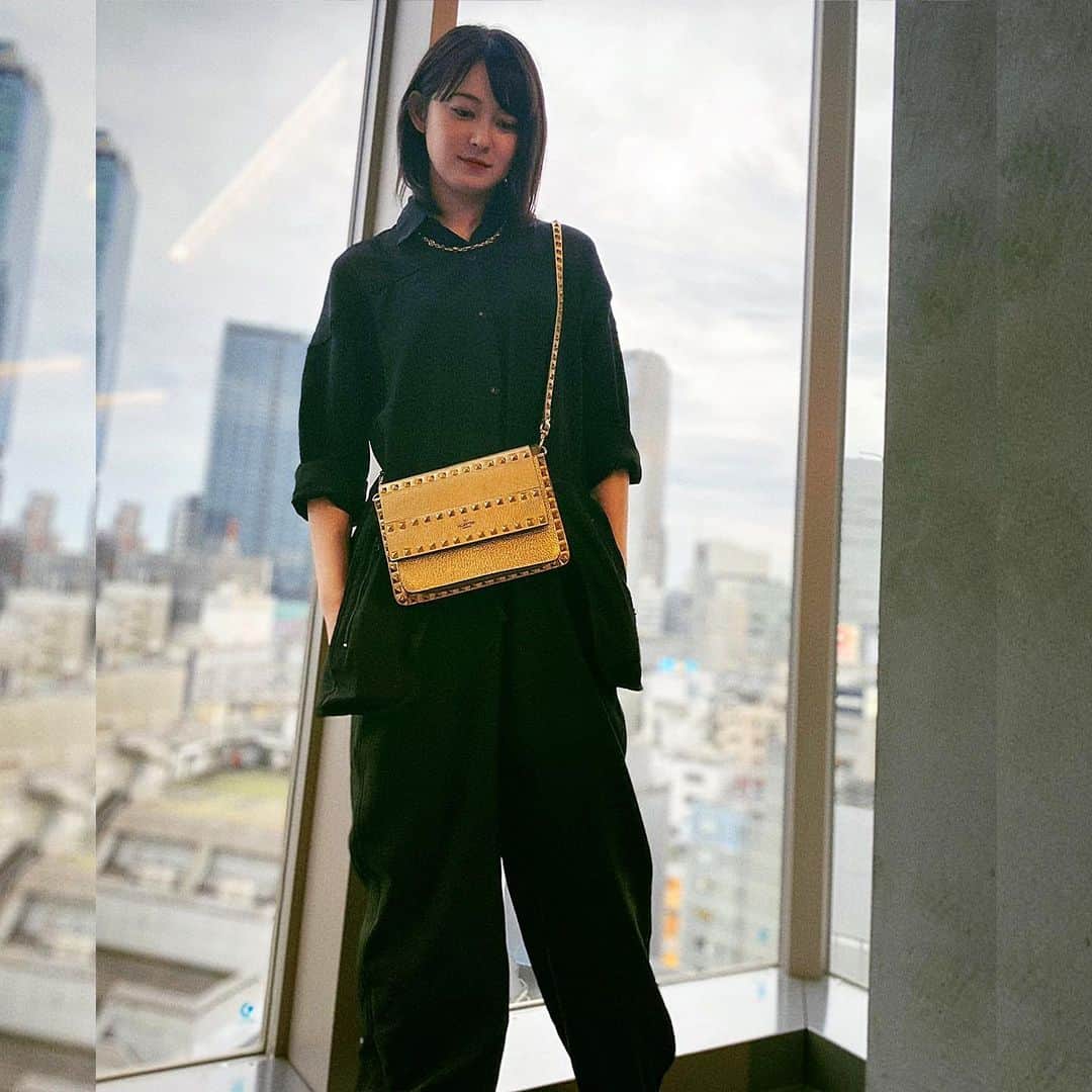 吉本実憂さんのインスタグラム写真 - (吉本実憂Instagram)「#fashion   やっぱゴールドって本当かっこいいわ。  💼 @maisonvalentino」8月17日 18時23分 - miyu_yoshimoto_official